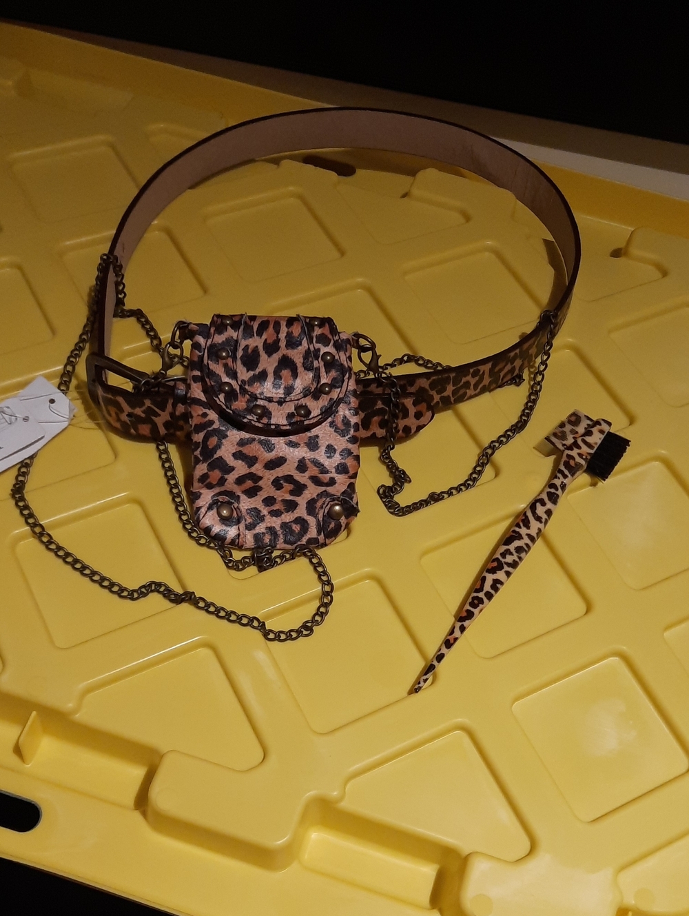 NWT S/M Leopard Print 3 Ways To Wear Belt Chain Crossbody Bag & Makeup Brush